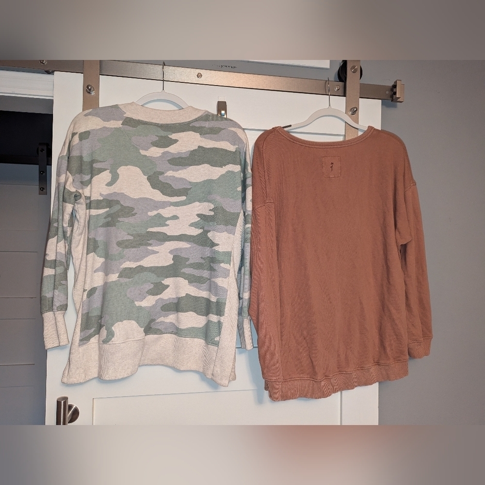 Aerie crewneck sweater bundle. Women's XS crewneck tops. Camo and brown tops. - Picture 4 of 4